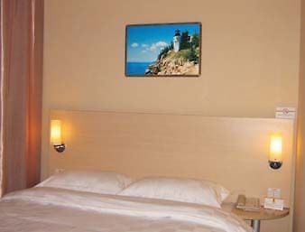 Super 8 Chenxi Hotel Шънян Екстериор снимка