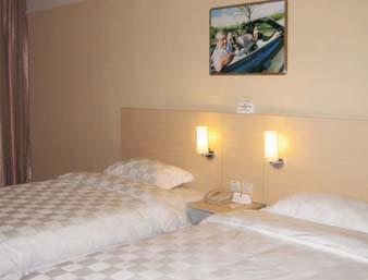 Super 8 Chenxi Hotel Шънян Стая снимка